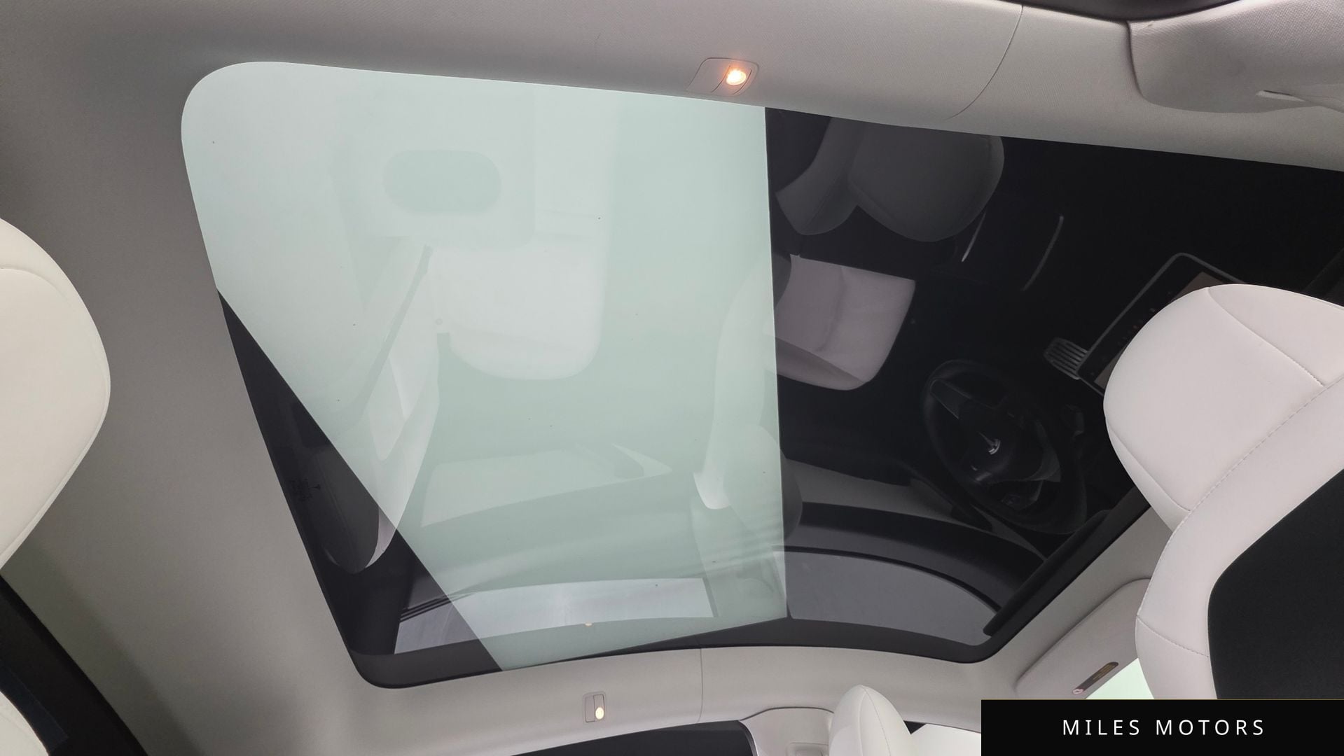 Tesla 모델 Y 2022 — миниатюра 24