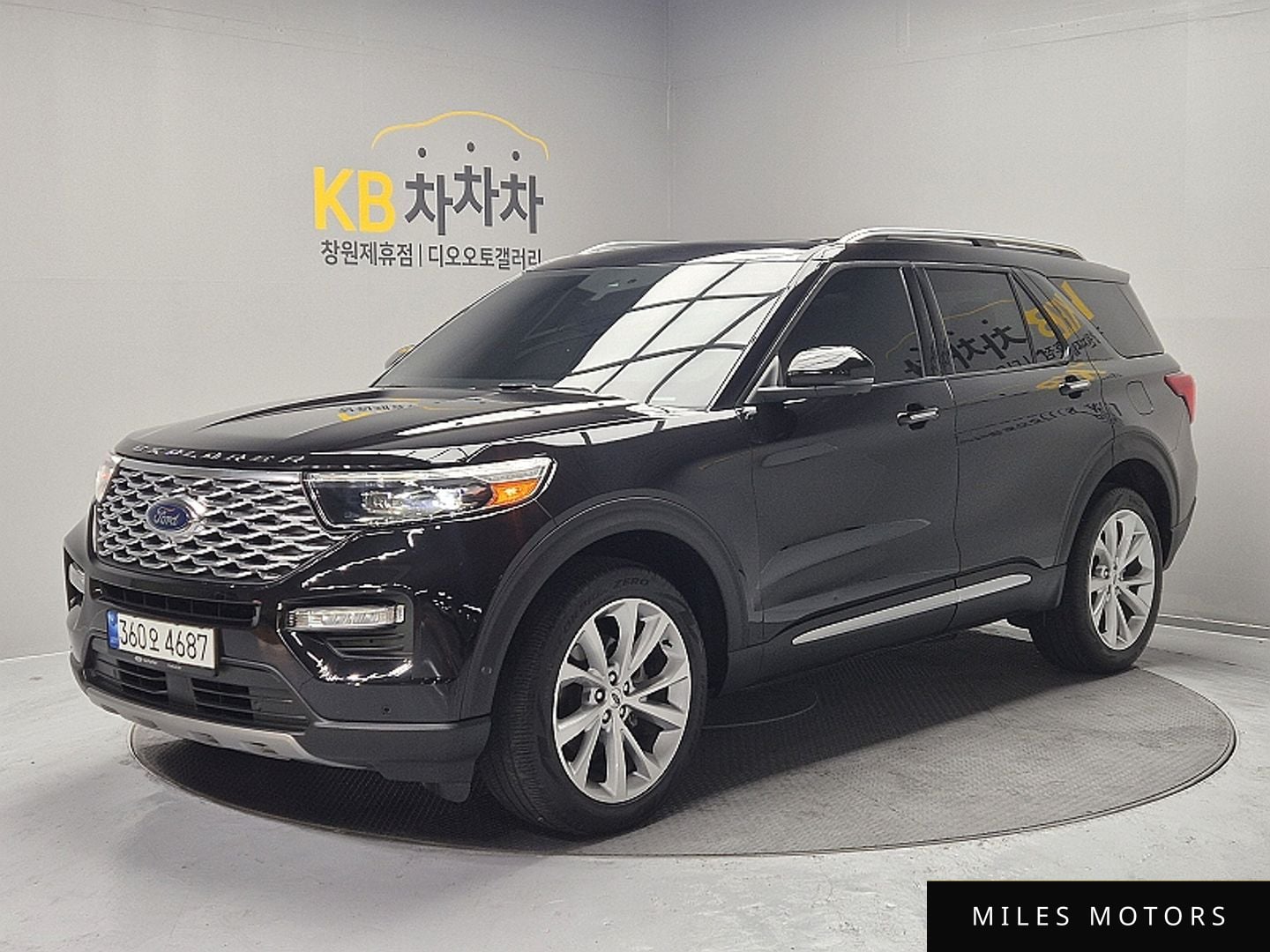 Ford Explorer 2022 — миниатюра 2