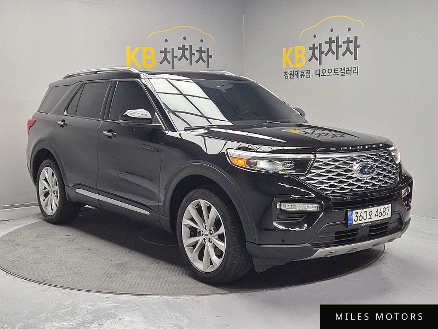 Ford Explorer 2022 — миниатюра 3