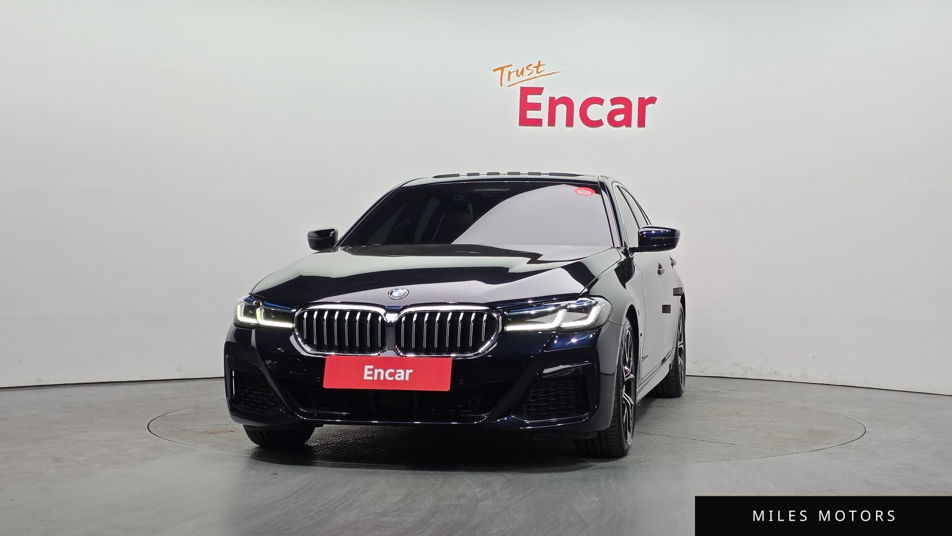 BMW 5 Series (G30) 2023 — миниатюра 3