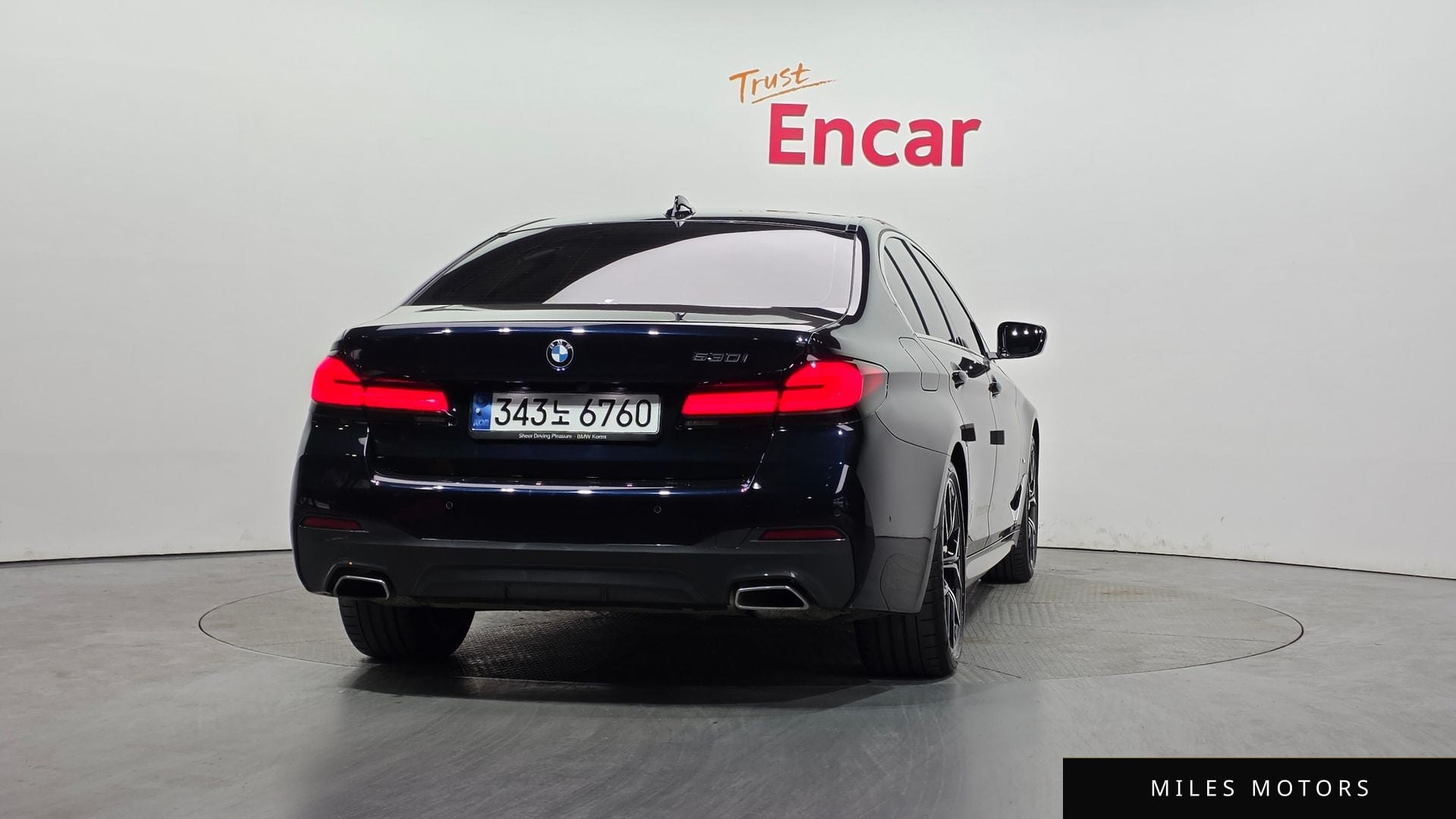 BMW 5 Series (G30) 2023 — миниатюра 4
