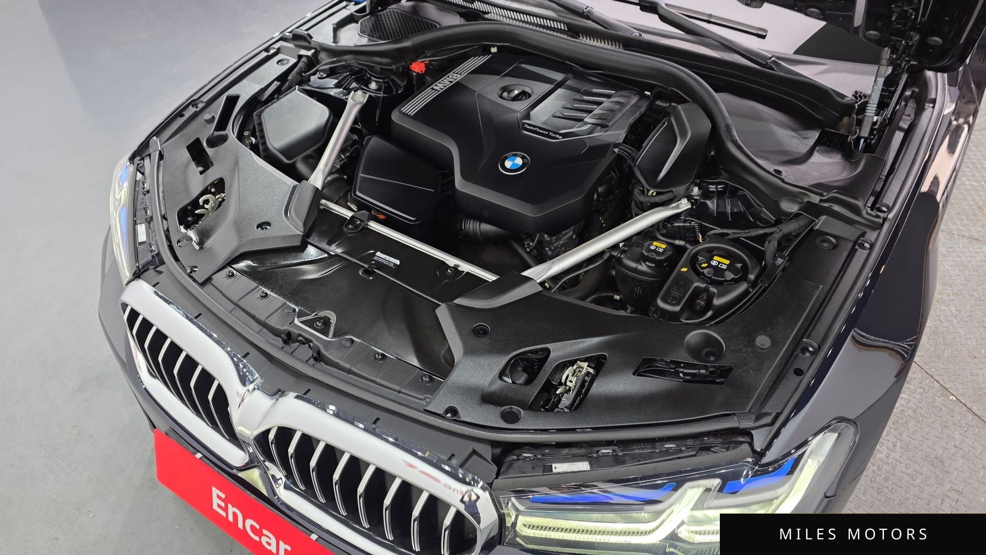 BMW 5 Series (G30) 2023 — миниатюра 6