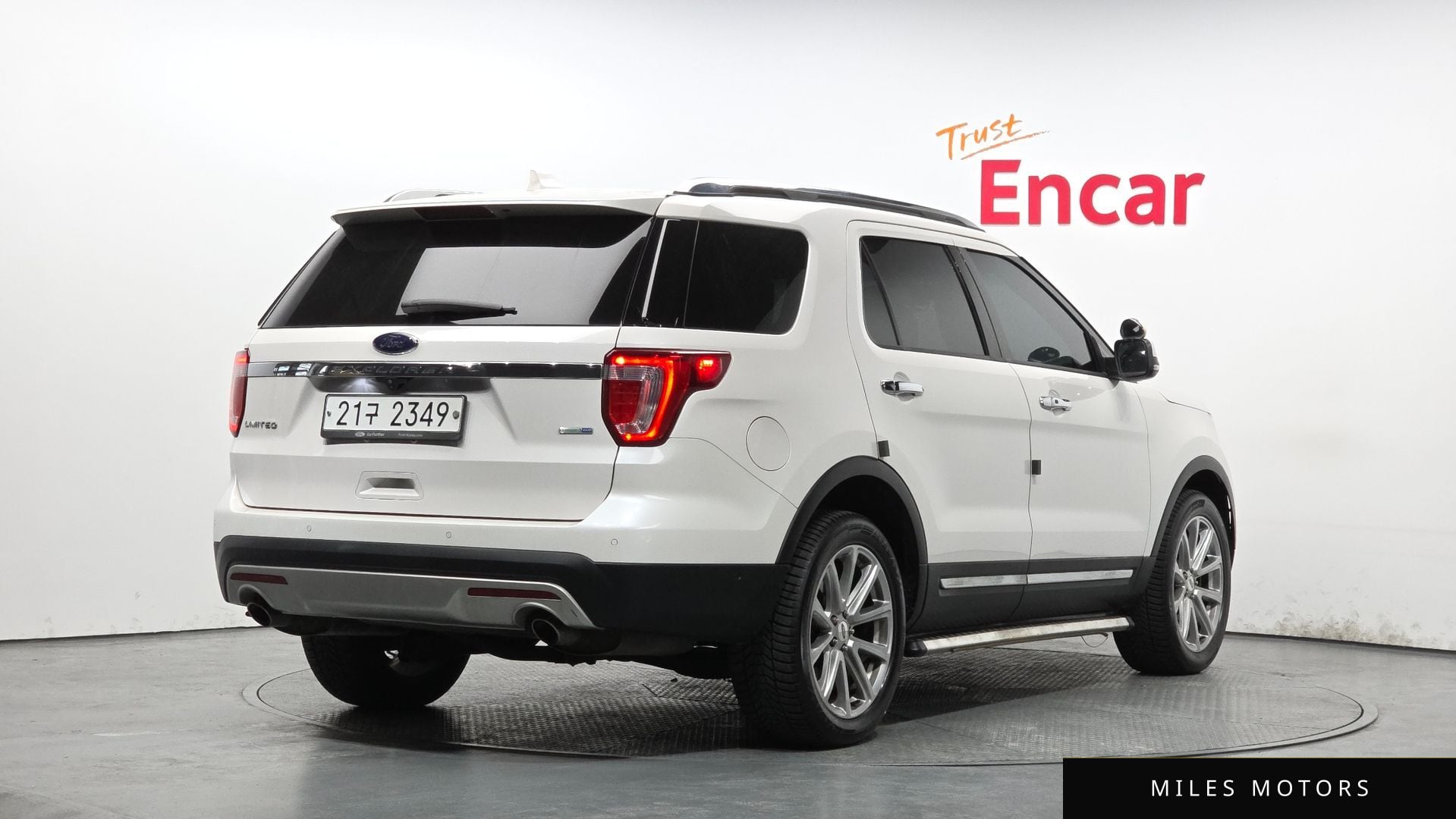 Ford Explorer 2017 — миниатюра 2