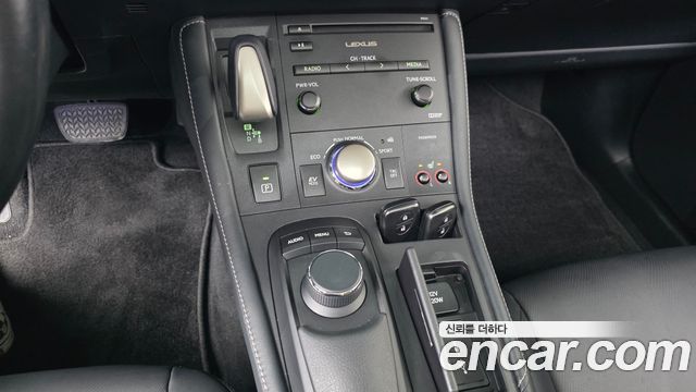 Лексус CT200h 2017 — миниатюра 12