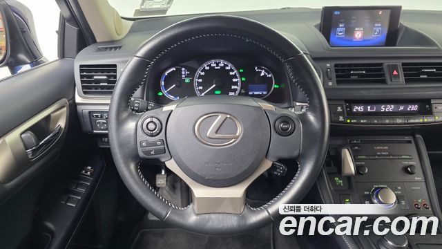 Лексус CT200h 2017 — миниатюра 23