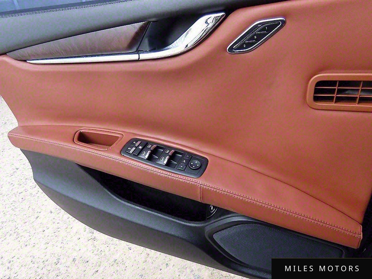 Maserati Quattroporte 2015 — миниатюра 11