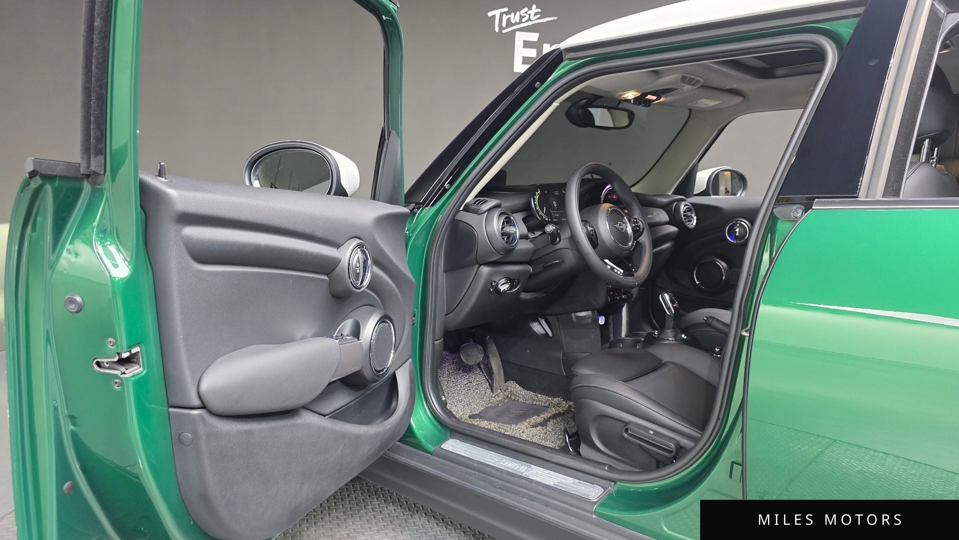 MINI Cooper 2021 — миниатюра 10