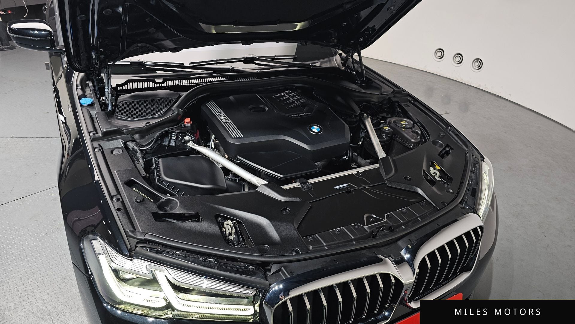 BMW 5시리즈 (G30) 2022 — миниатюра 5