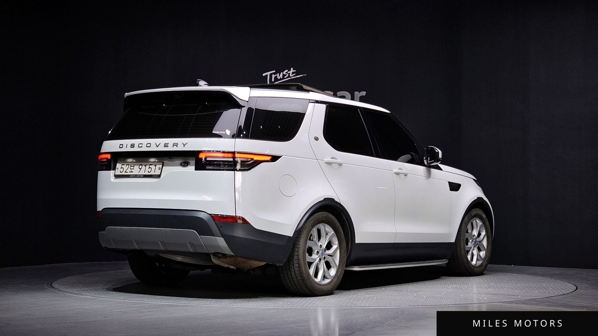 Land Rover Discovery 2018 — миниатюра 2