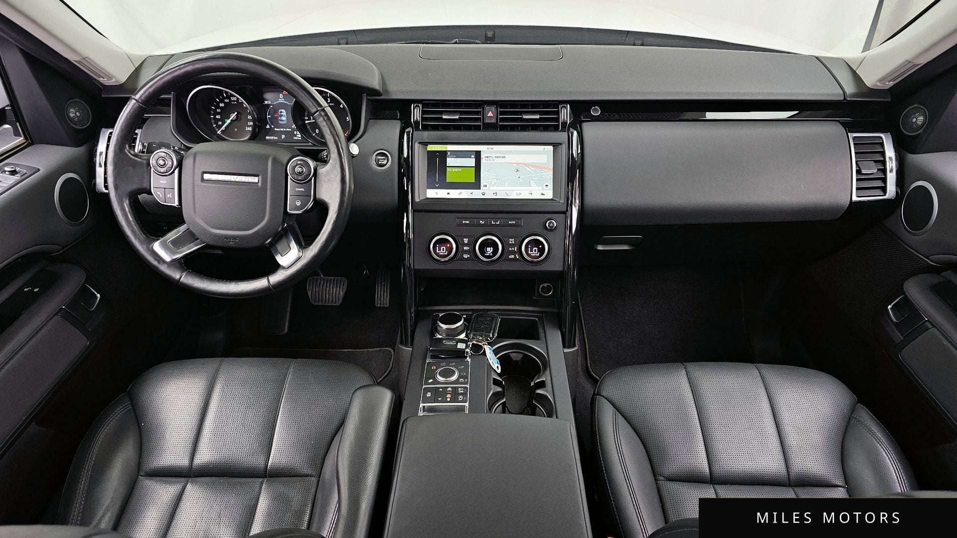 Land Rover Discovery 2018 — миниатюра 10