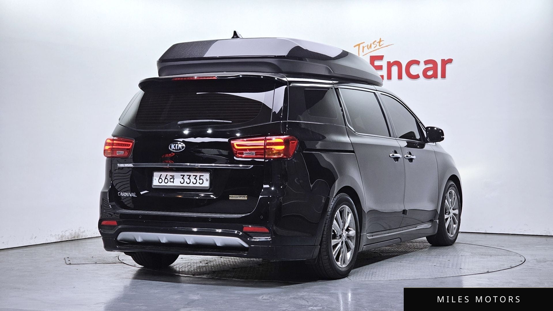 Kia Canival 2019 — фото 1 из 12