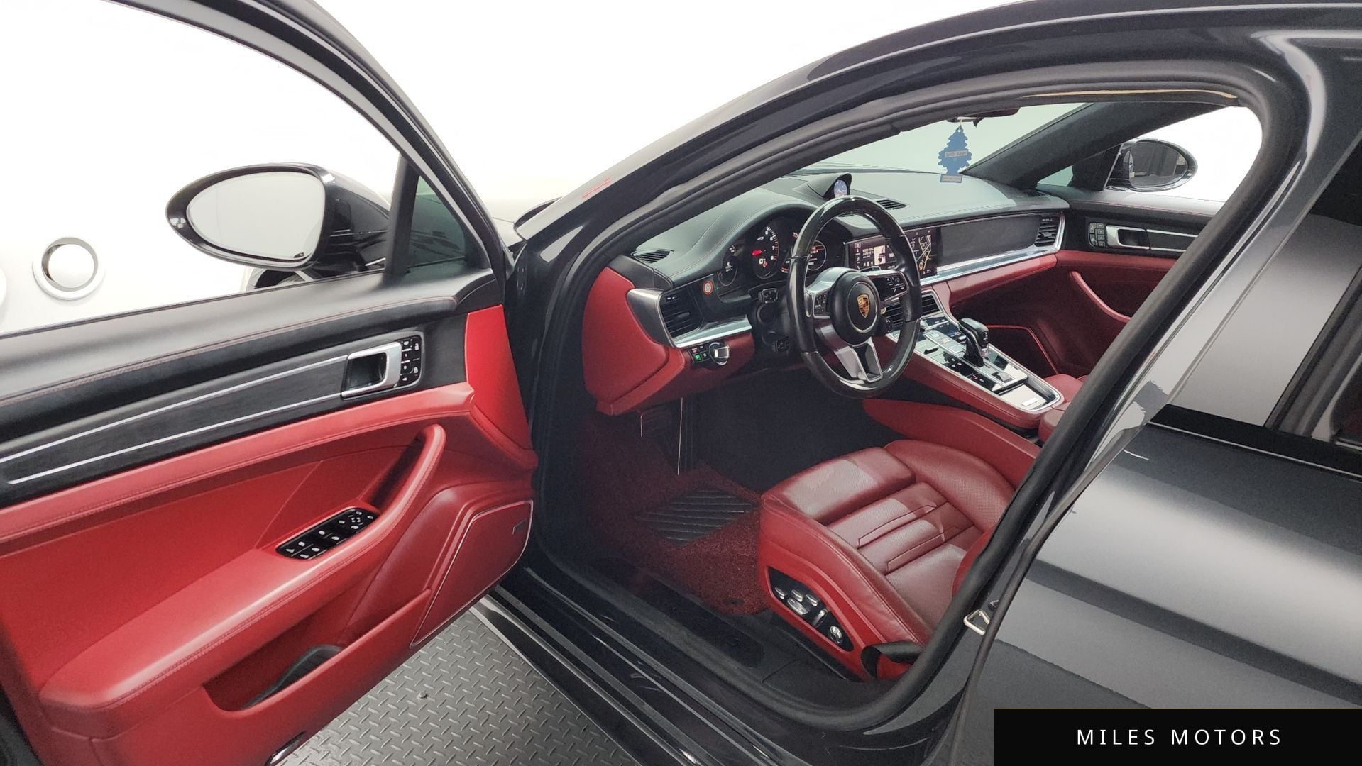 Porsche Panamera 2019 — миниатюра 10
