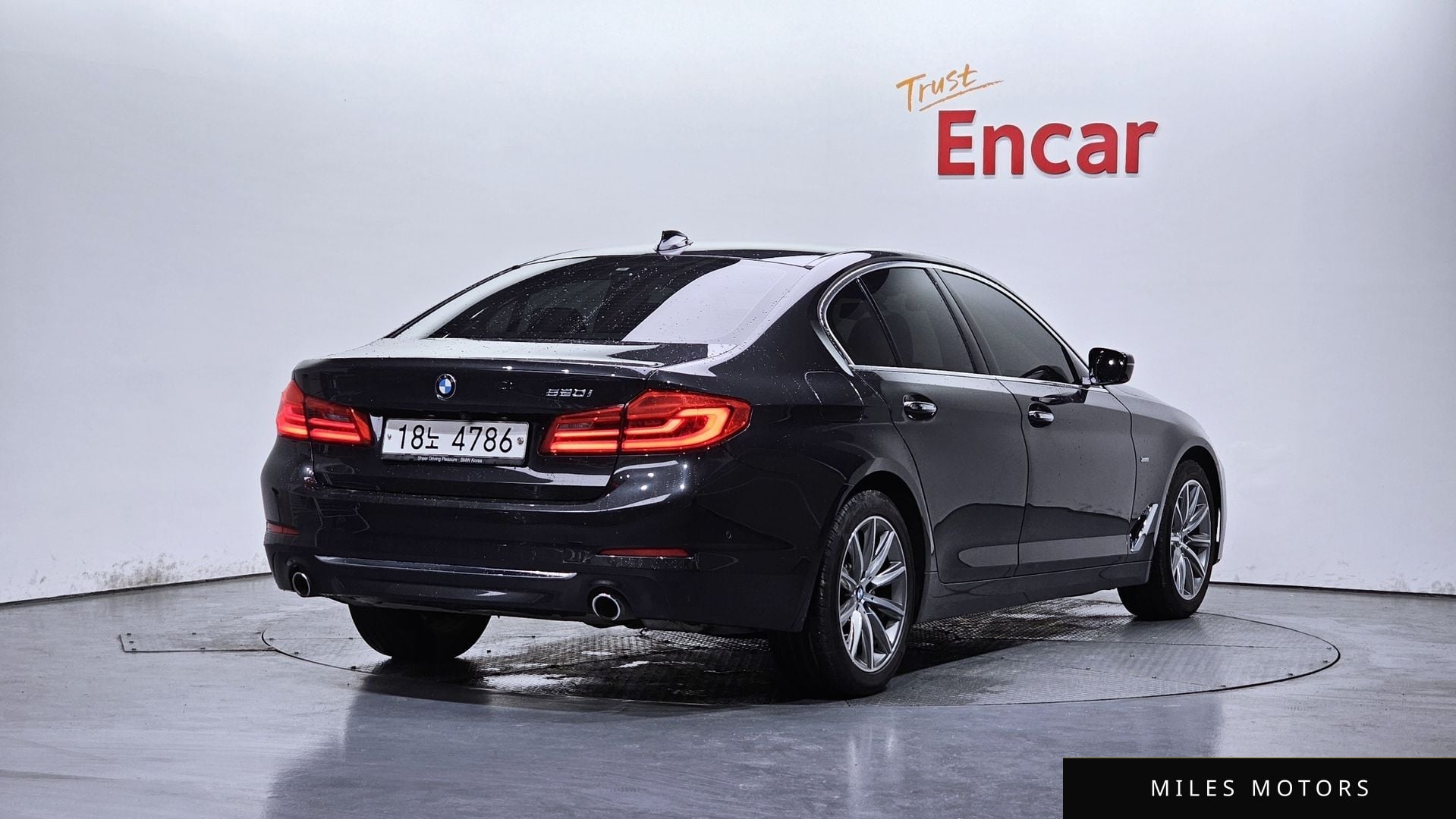 BMW 5 Series (G30) 2018 — миниатюра 2