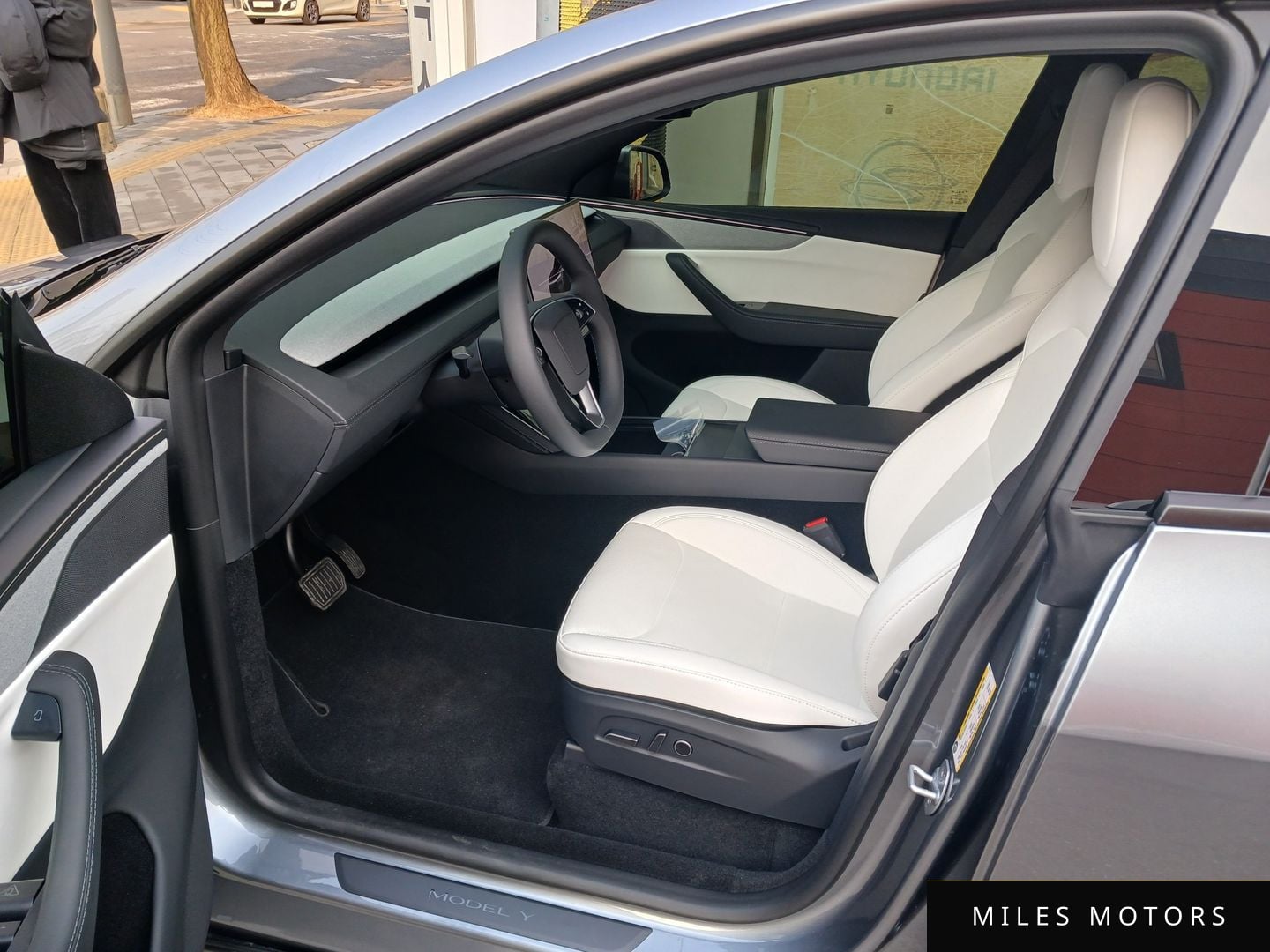 Tesla Model Y 2026 — миниатюра 11