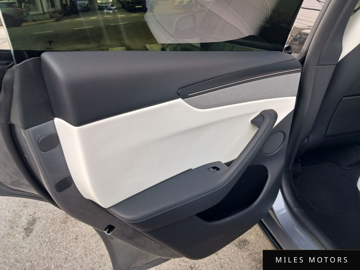 Tesla Model Y 2026 — миниатюра 14