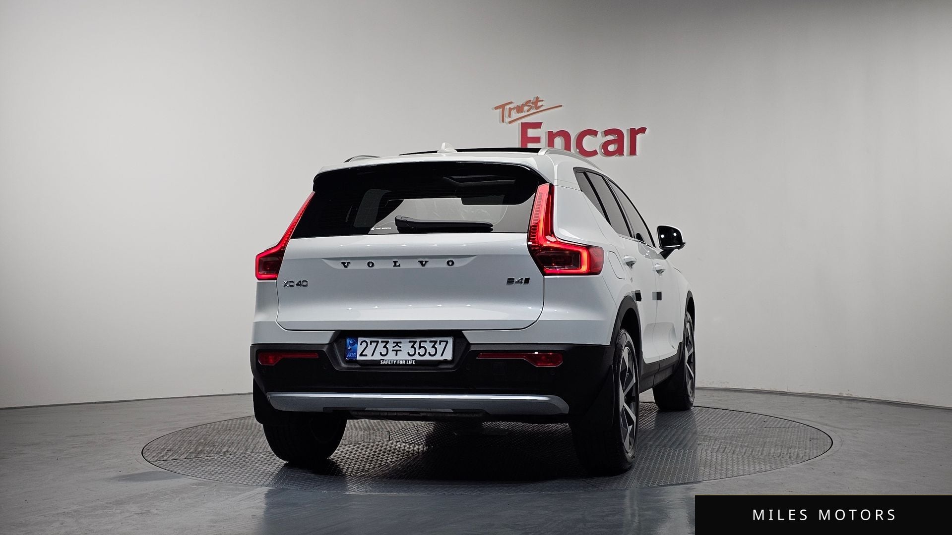 Volvo XC40 2025 — миниатюра 4