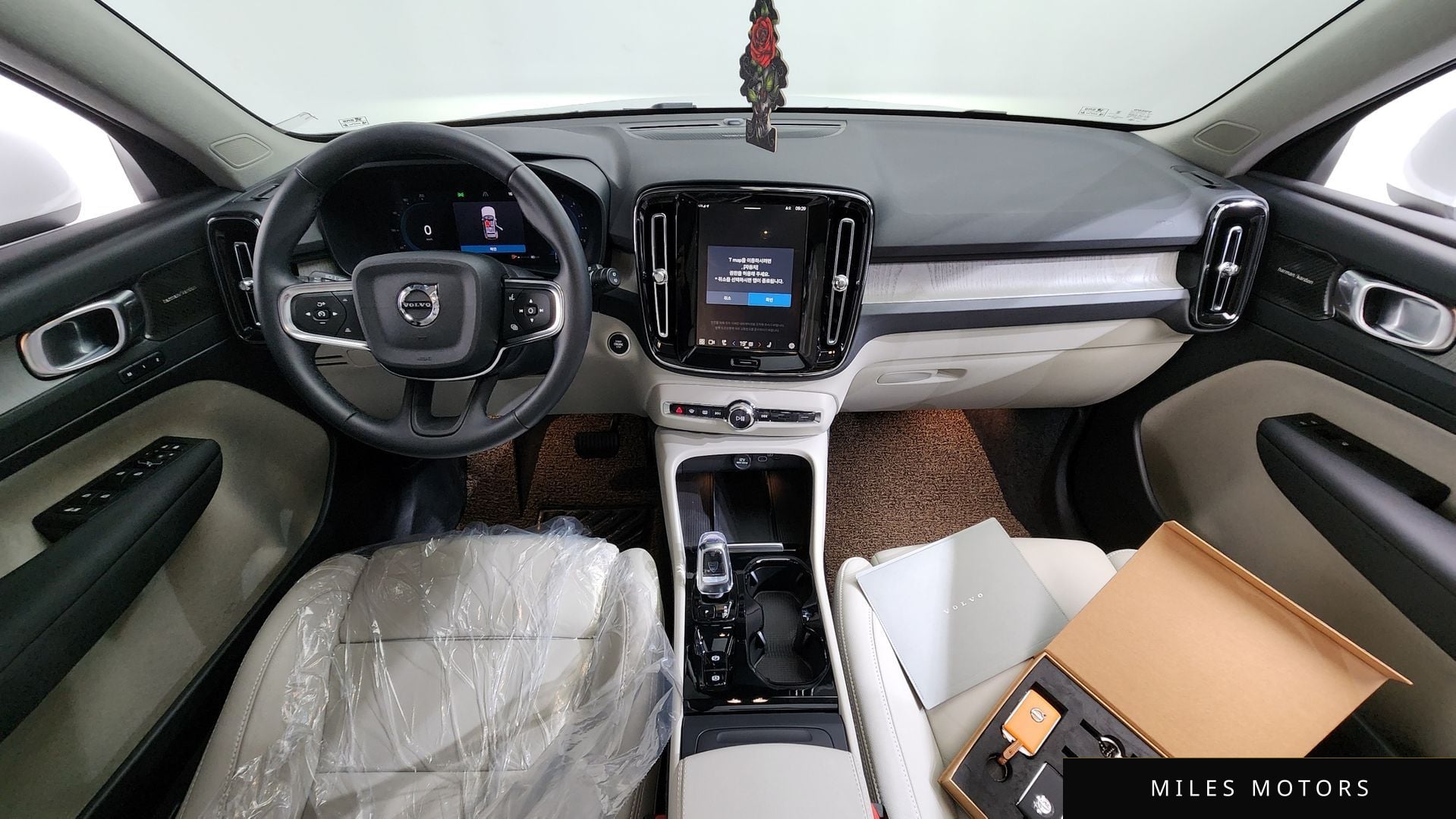 Volvo XC40 2025 — миниатюра 10