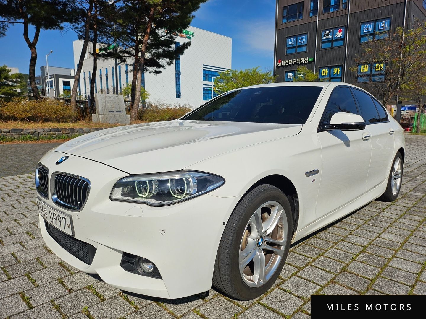 BMW 5 Series (F10) 2016 — миниатюра 3