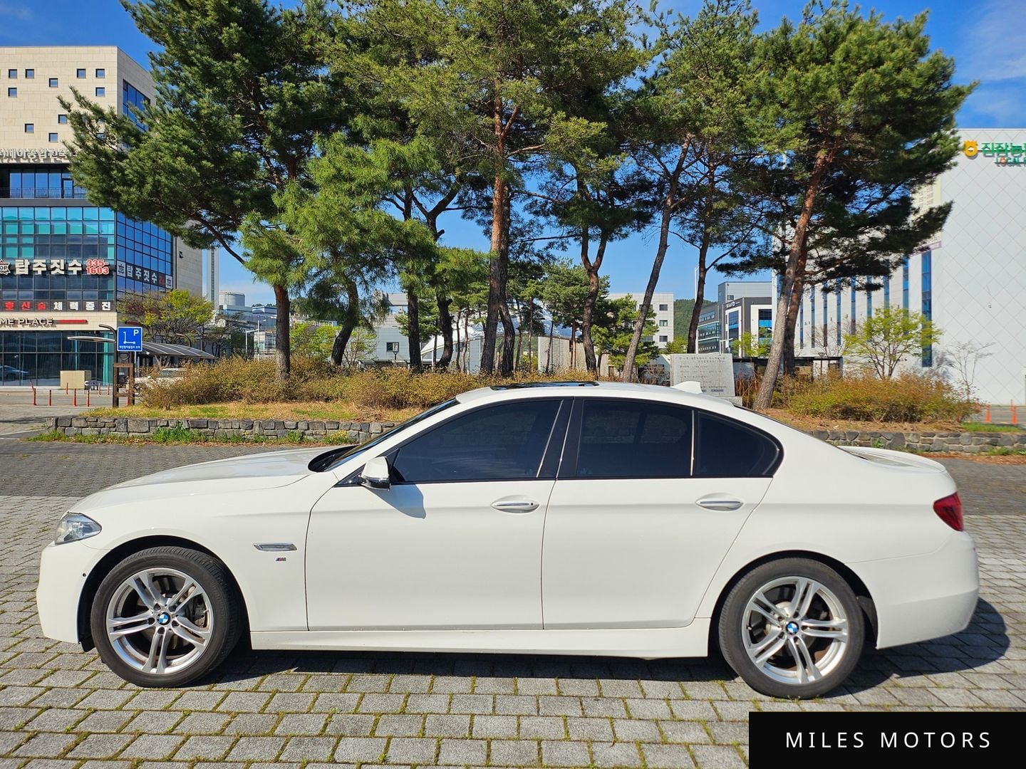 BMW 5 Series (F10) 2016 — миниатюра 4