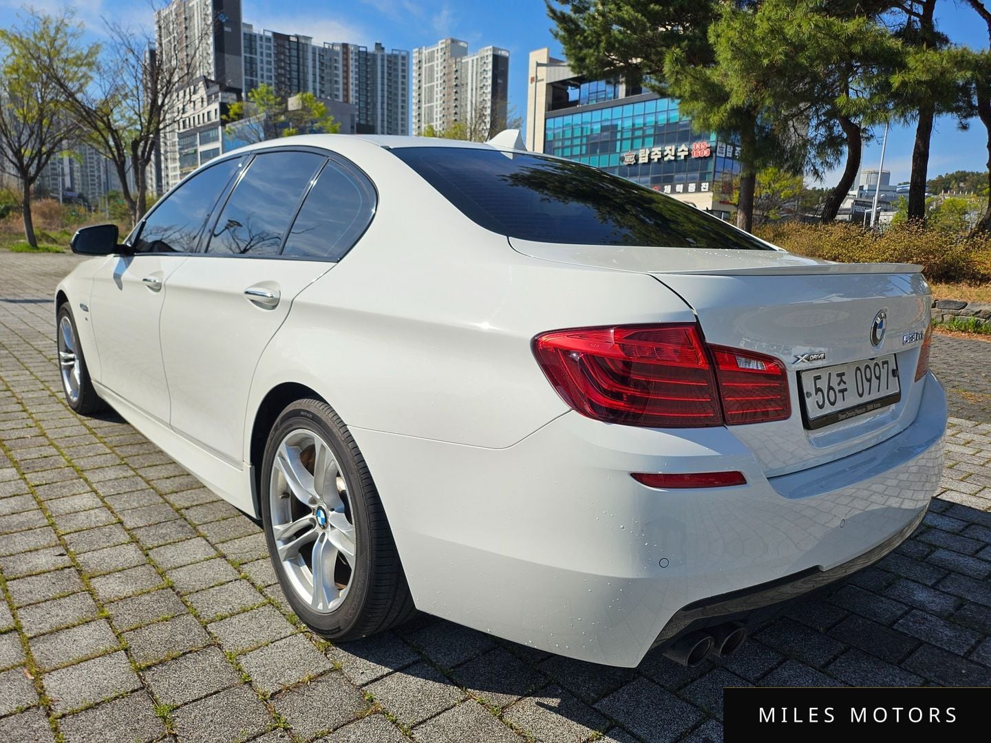 BMW 5 Series (F10) 2016 — миниатюра 5
