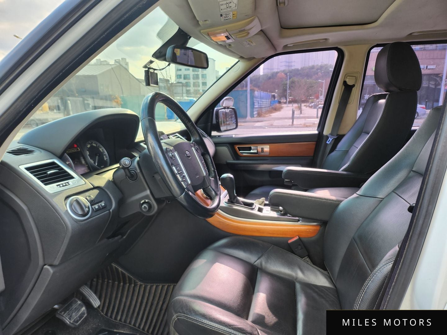 Land Rover Range Rover Sport 2011 — миниатюра 10