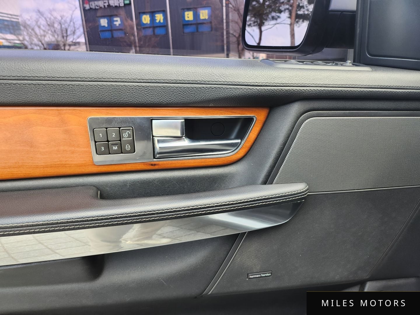 Land Rover Range Rover Sport 2011 — миниатюра 11