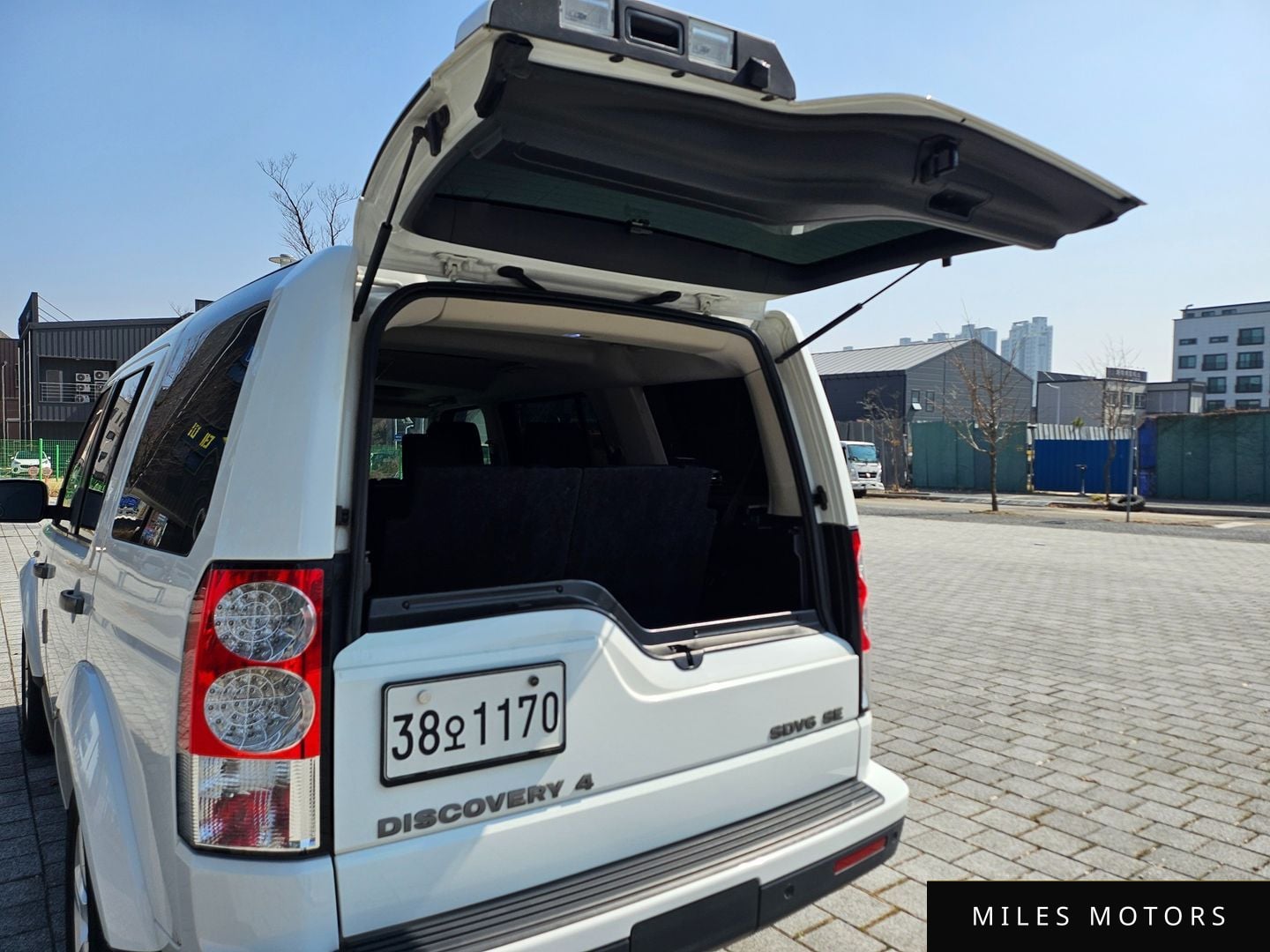 Land Rover Discovery 2013 — миниатюра 8