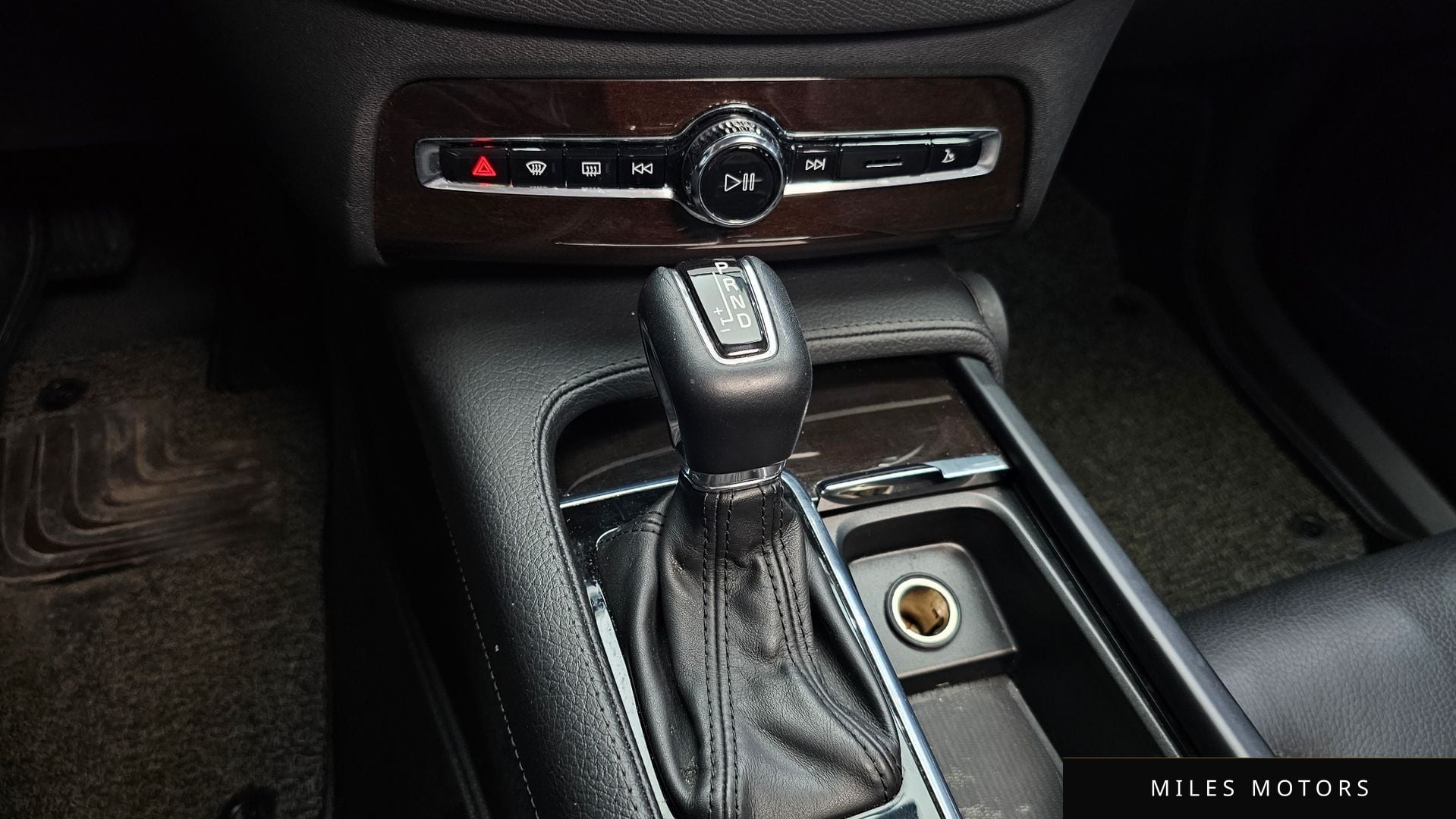 Volvo XC90 2017 — миниатюра 9