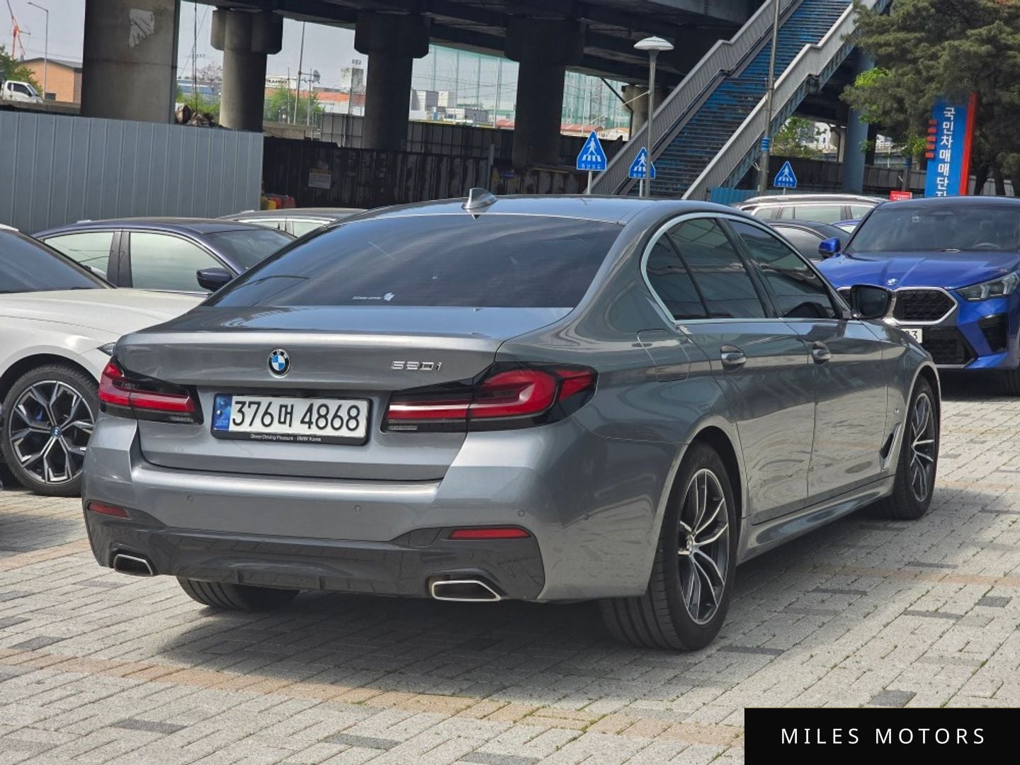 BMW 5 Series (G30) 2023 — миниатюра 3