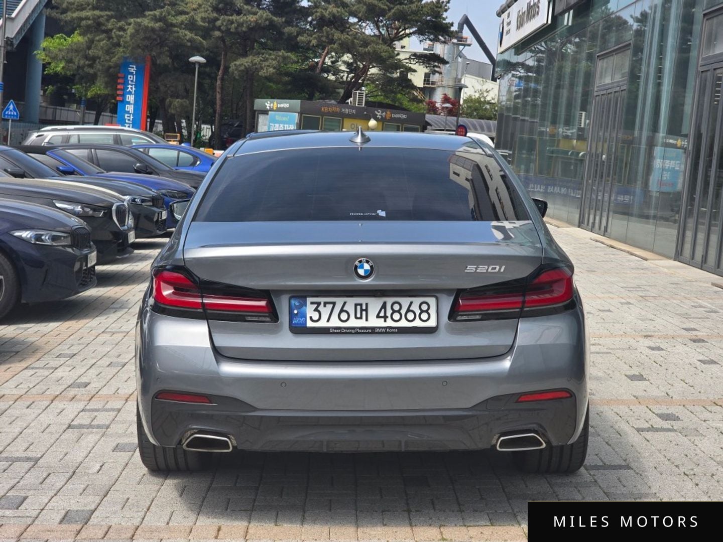 BMW 5 Series (G30) 2023 — миниатюра 4
