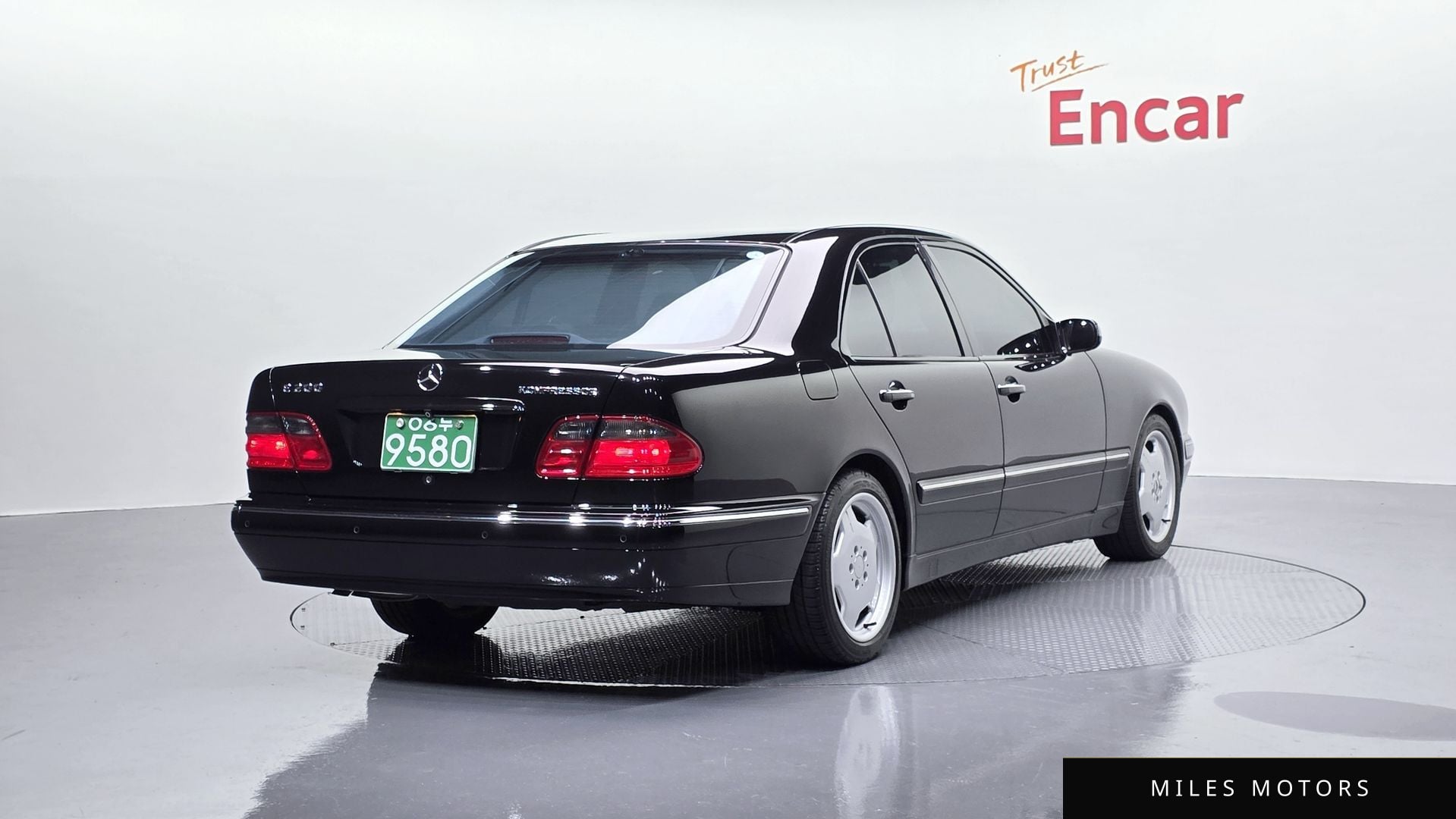 Mercedes-Benz E-Class W210 2002 — миниатюра 2
