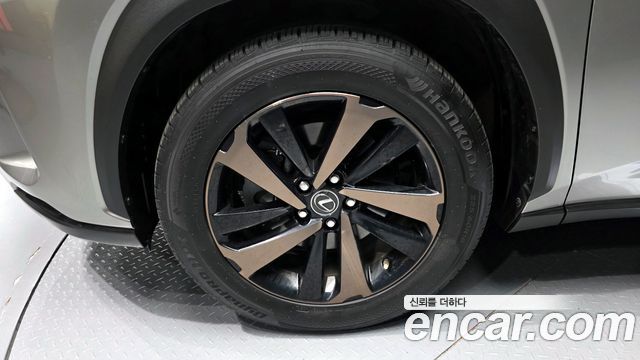 Лексус NX300h 2019 — миниатюра 5