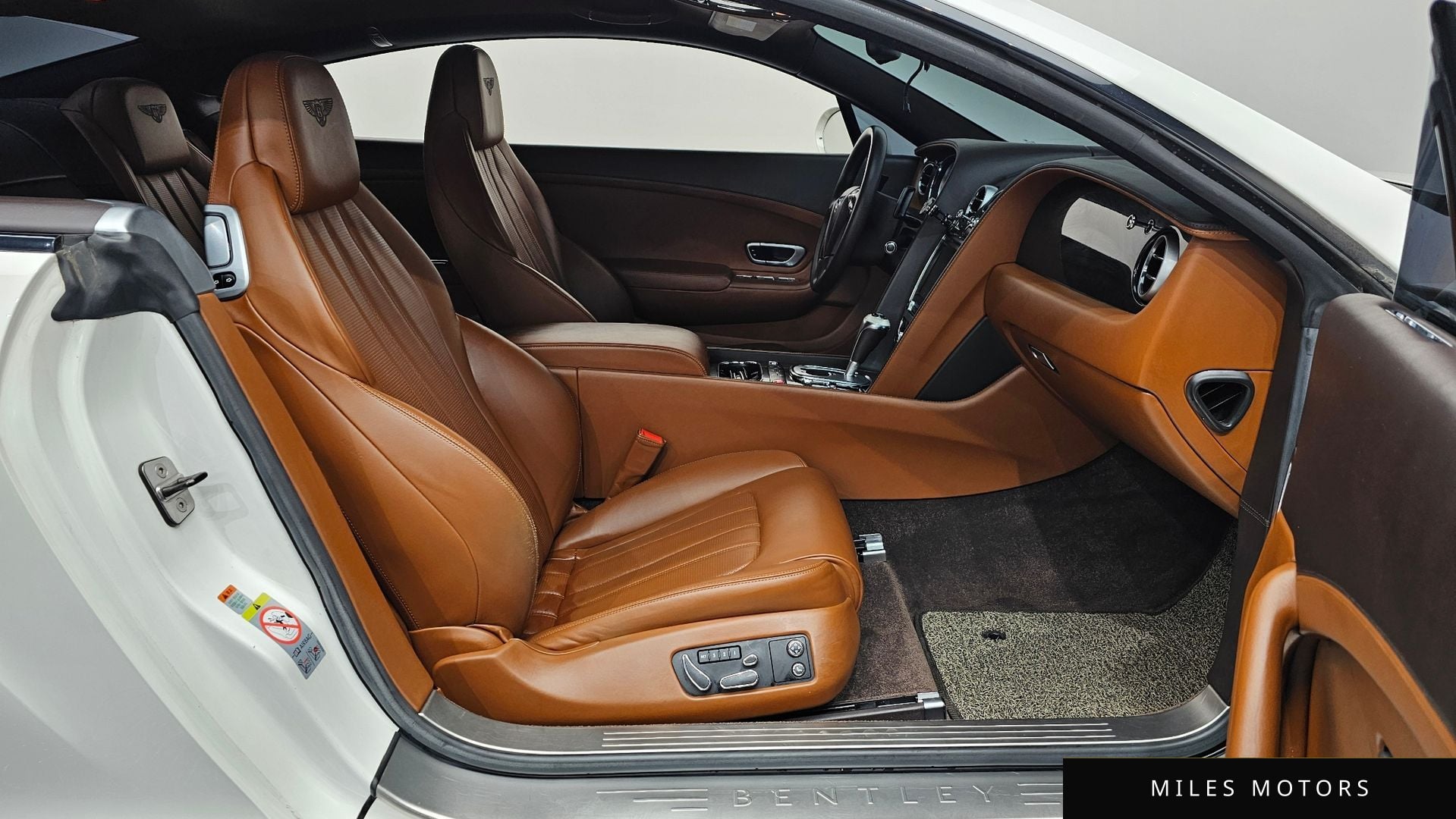Bentley 컨티넨탈 GT 2015 — миниатюра 11