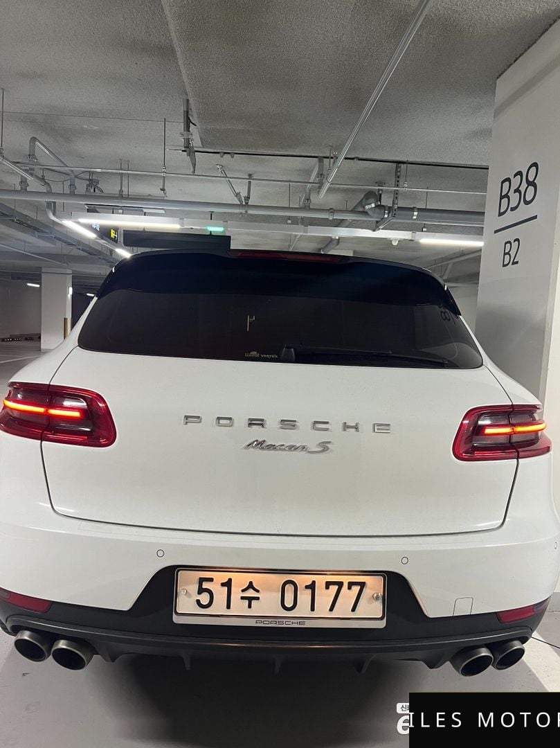 Porsche Macan 2017 — миниатюра 2