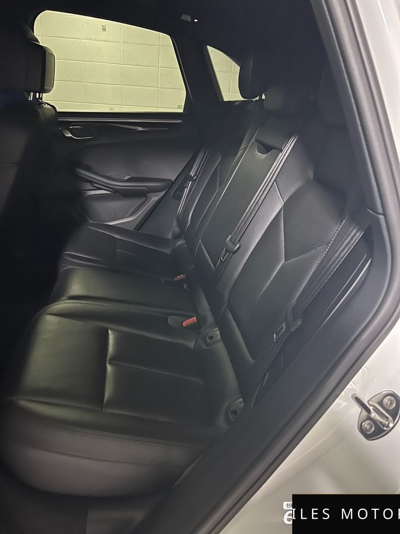Porsche Macan 2017 — миниатюра 8