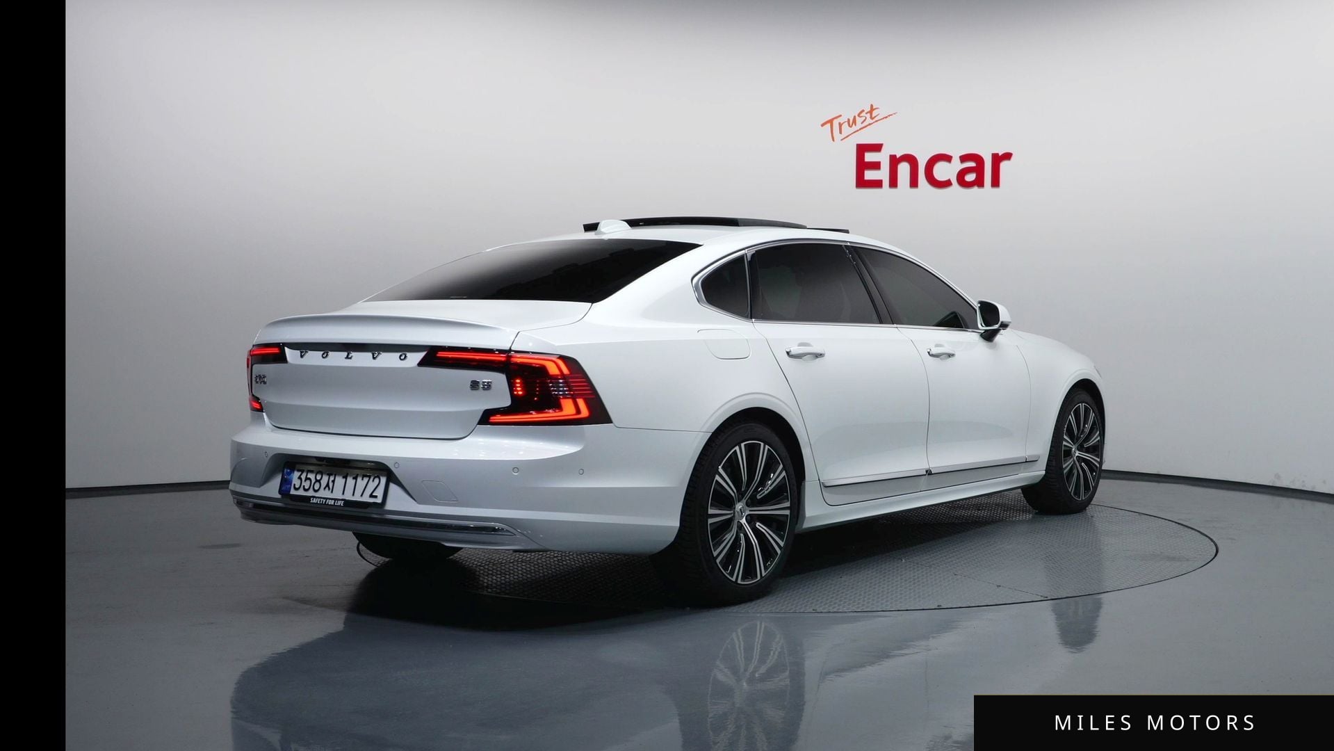 Volvo S90 2023 — миниатюра 2