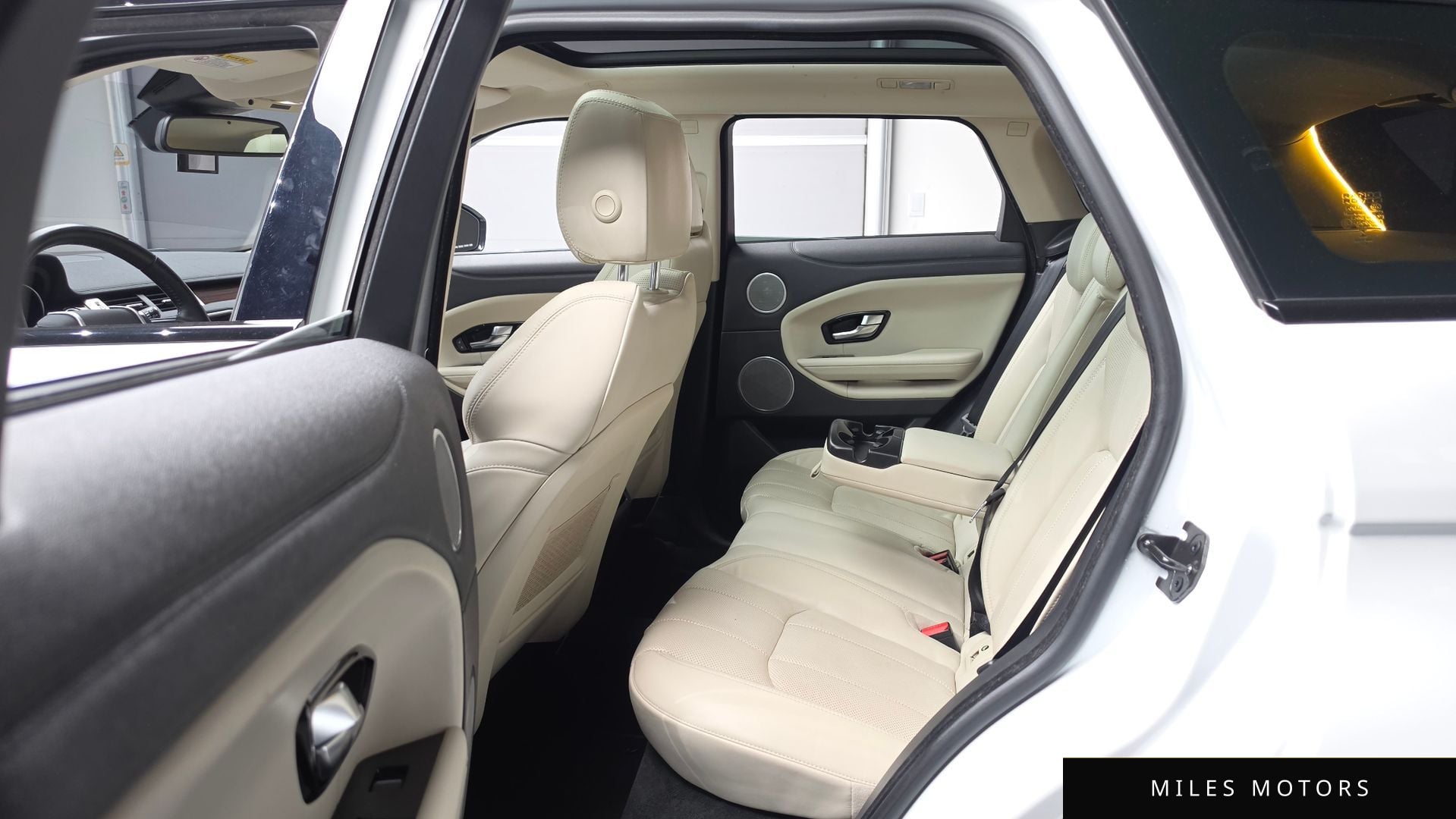 Land Rover Range Rover Evoque 2018 — миниатюра 17