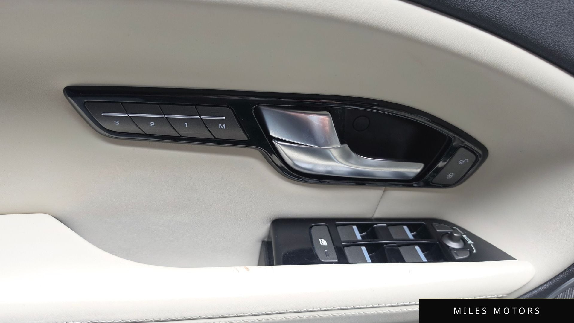 Land Rover Range Rover Evoque 2018 — миниатюра 20
