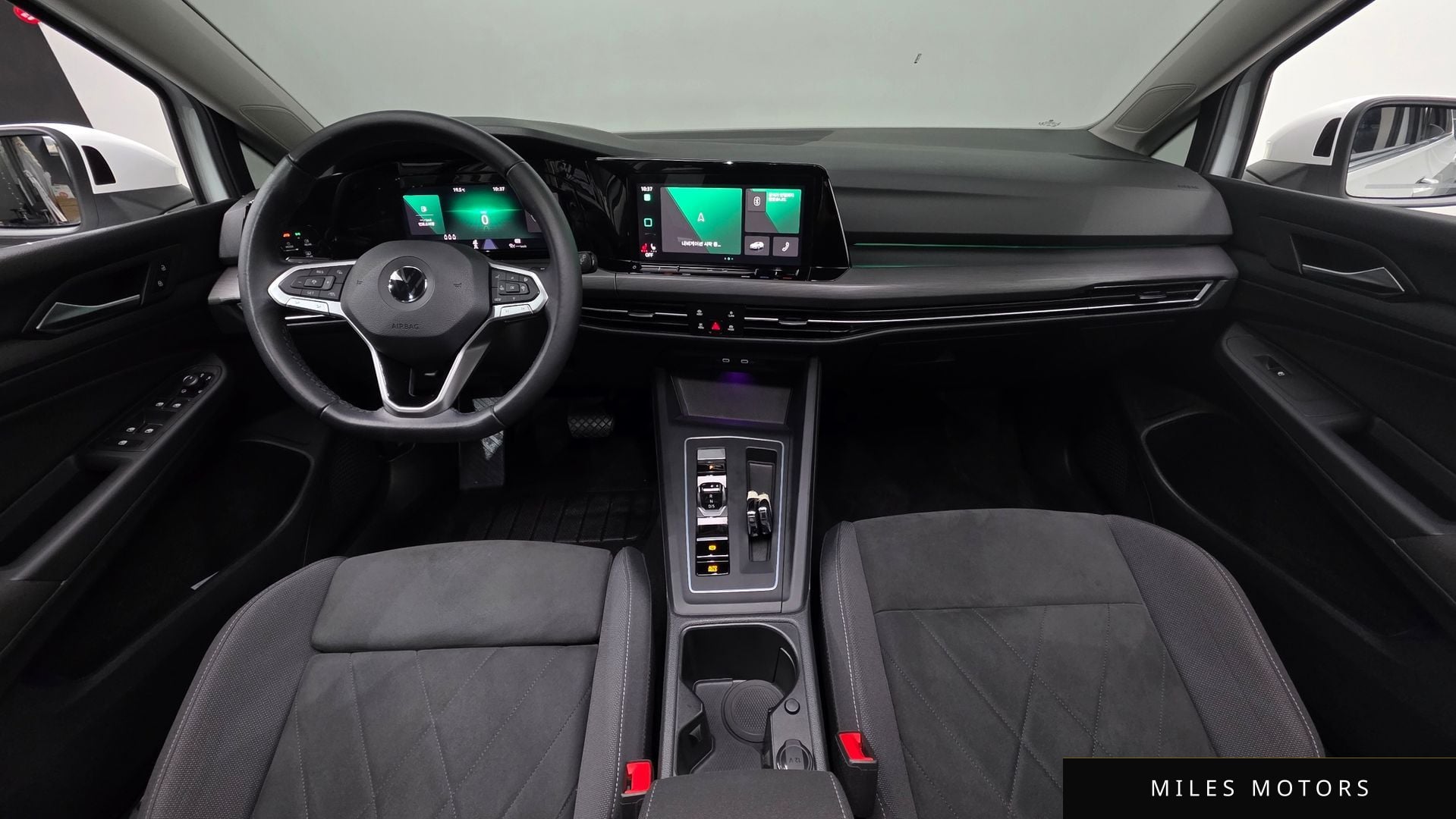 Volkswagen 골프 2022 — миниатюра 10