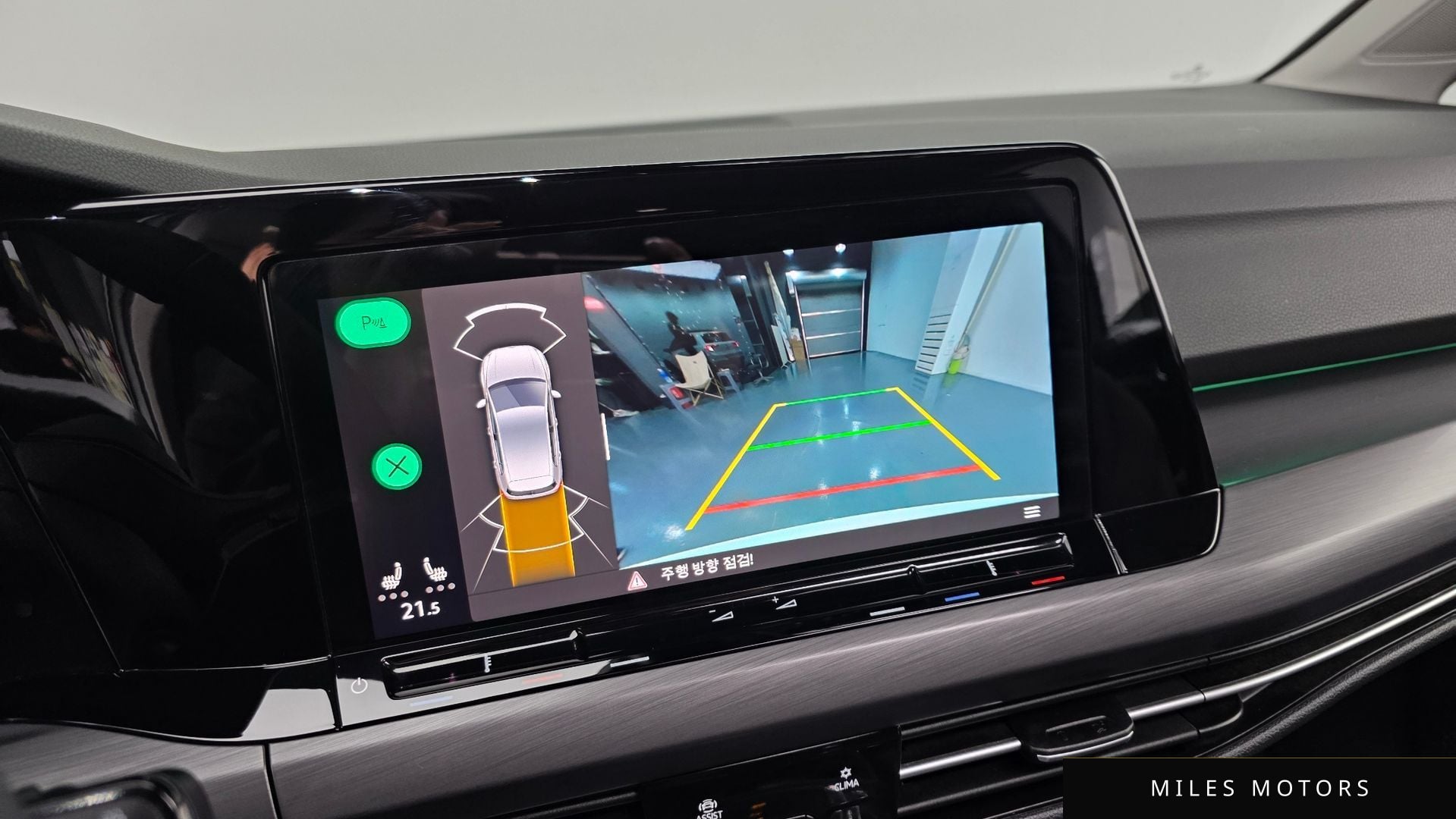 Volkswagen 골프 2022 — миниатюра 20