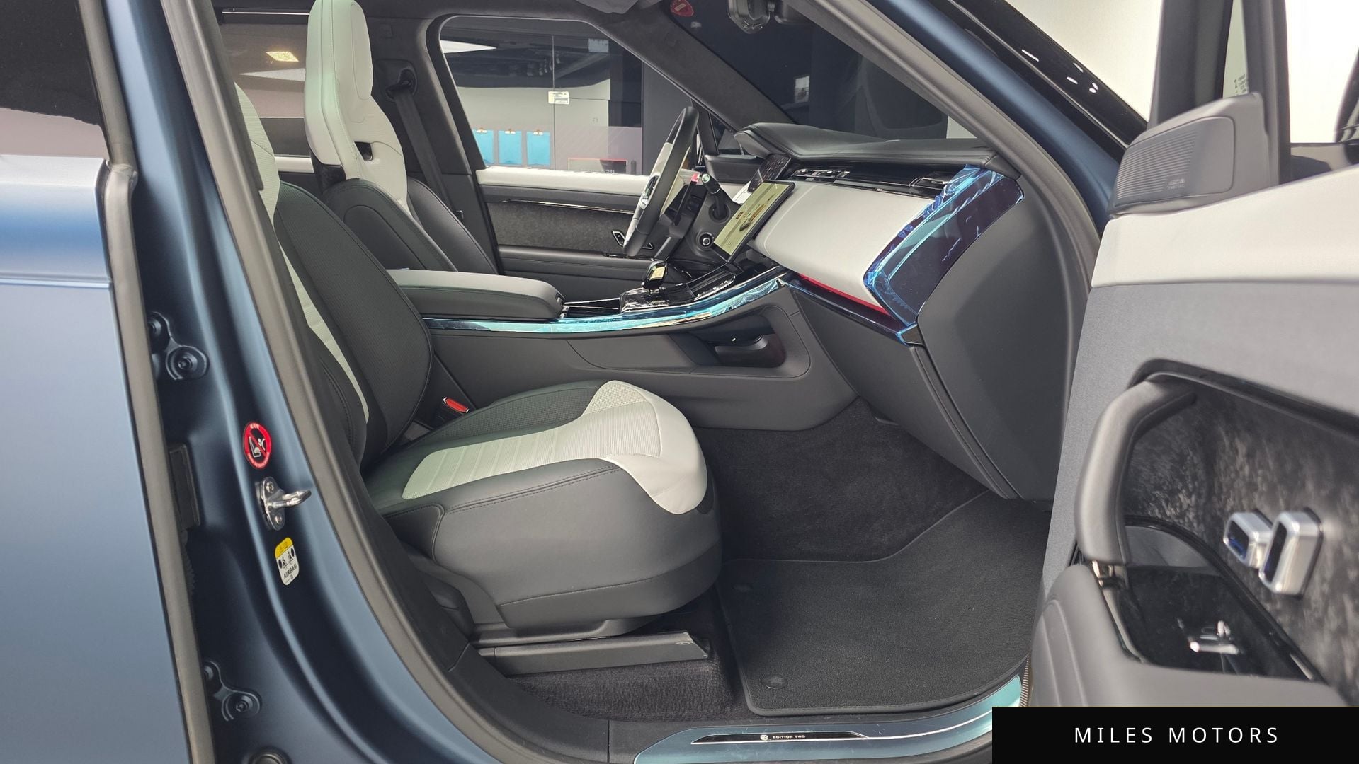 Land Rover Range Rover Sport 2025 — миниатюра 11