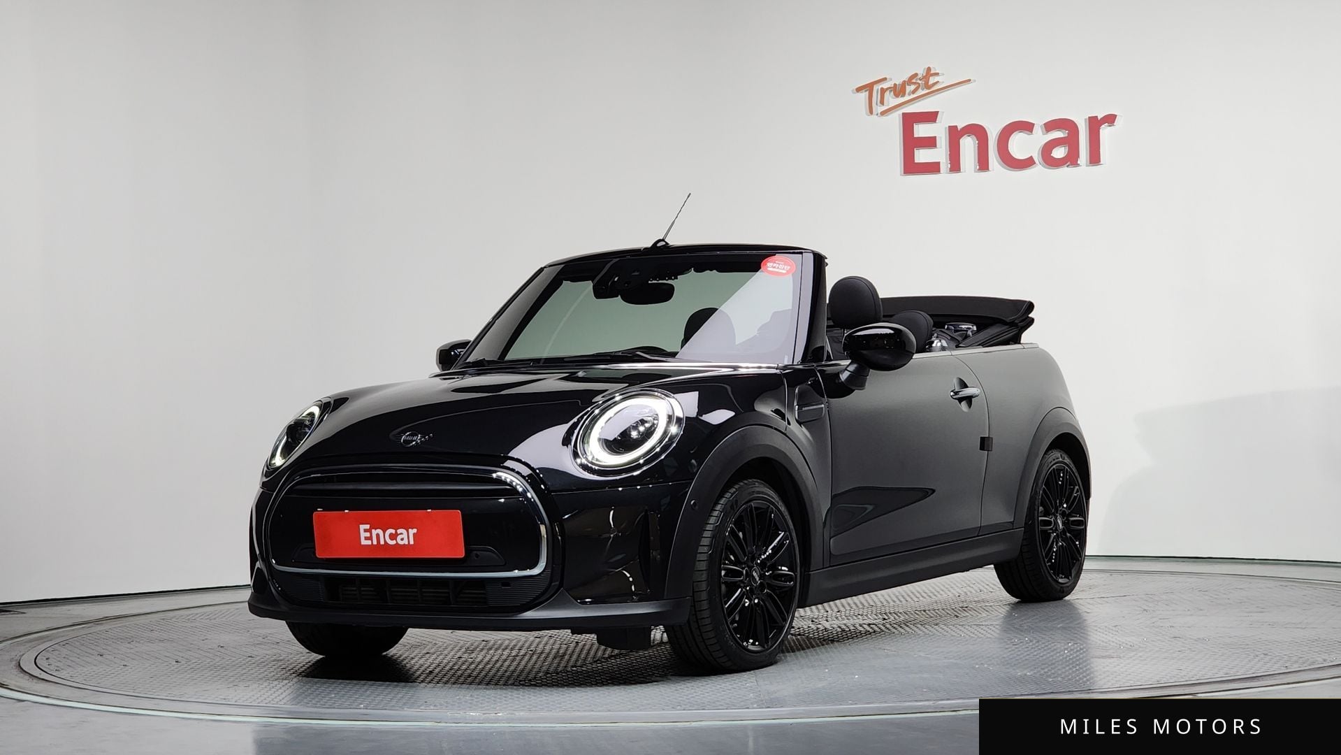 MINI Cooper Convertible 2024 — фото 1 из 12