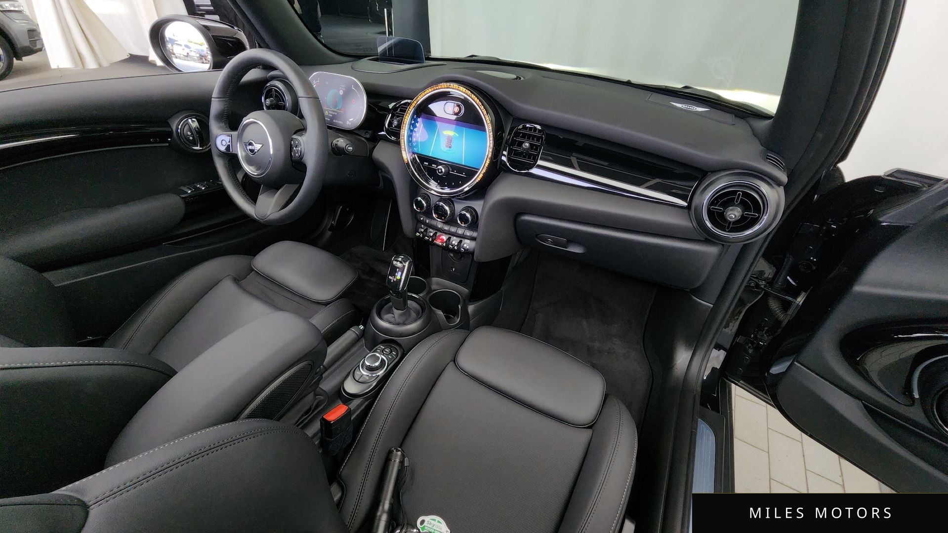 MINI Cooper Convertible 2024 — миниатюра 10