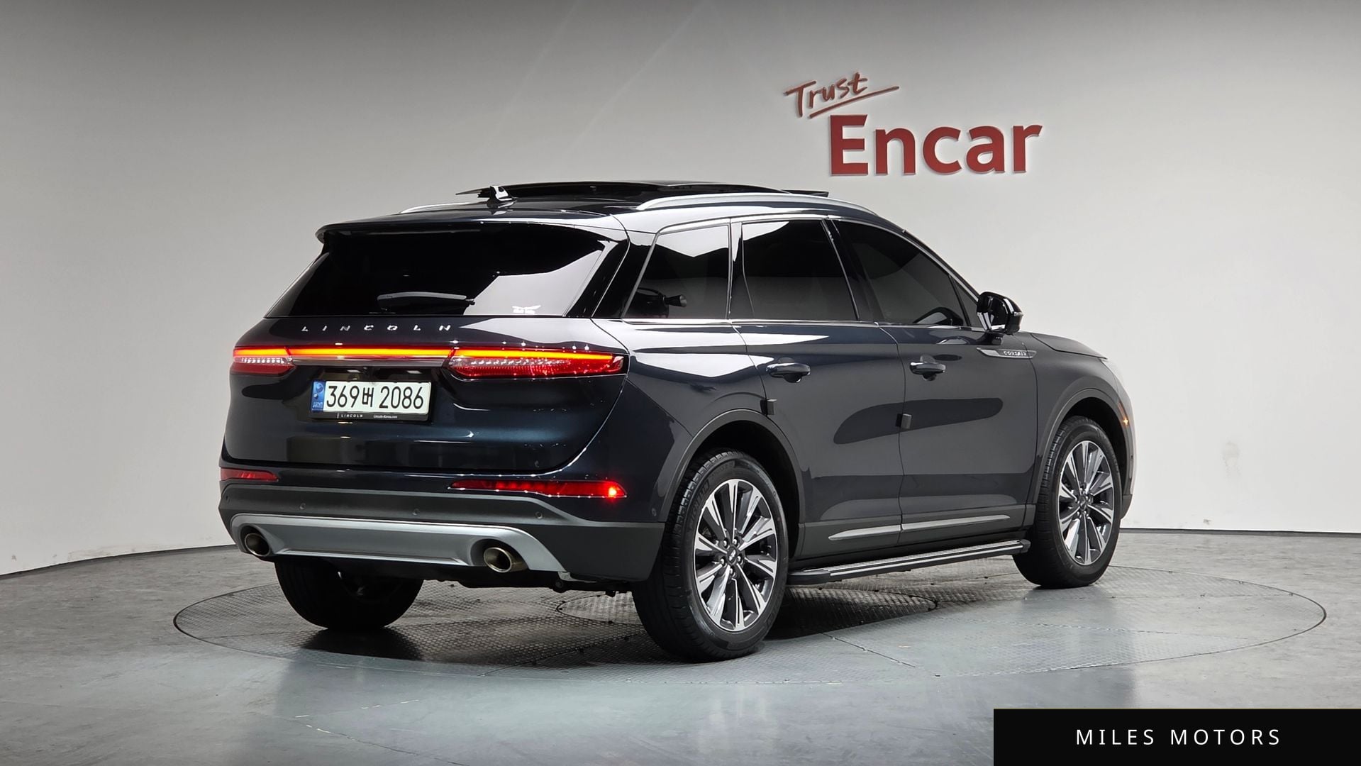 Lincoln Corsair 2021 — фото 1 из 12