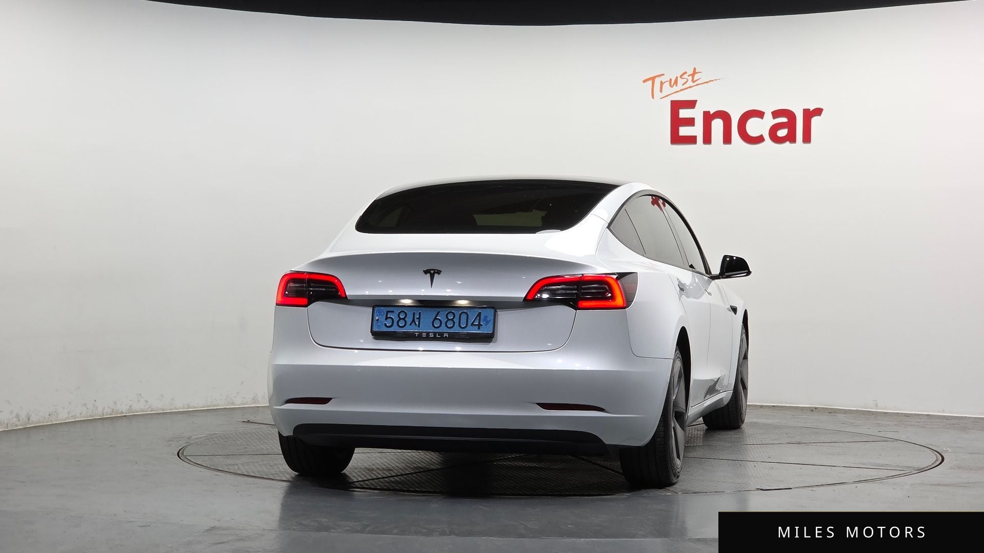 Tesla 모델 3 2022 — миниатюра 4