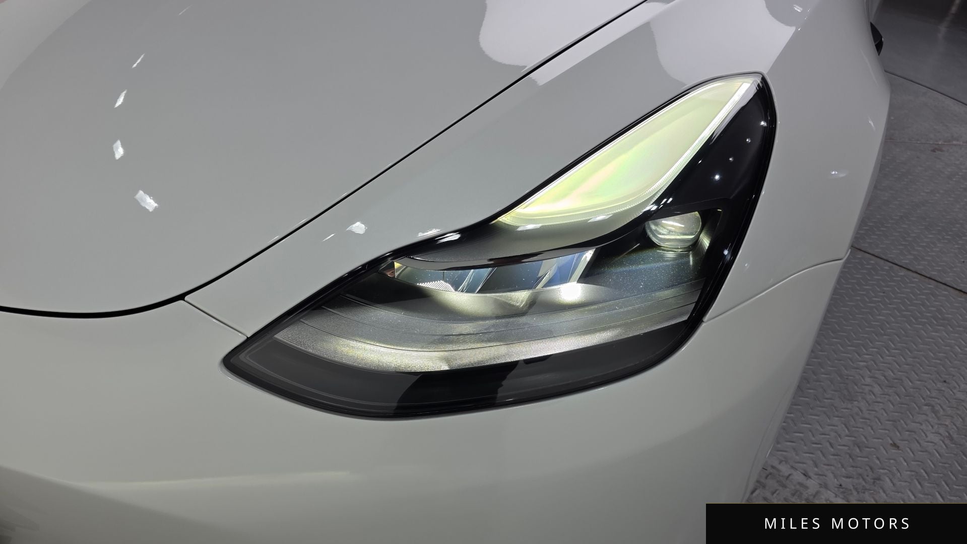 Tesla 모델 3 2022 — миниатюра 8