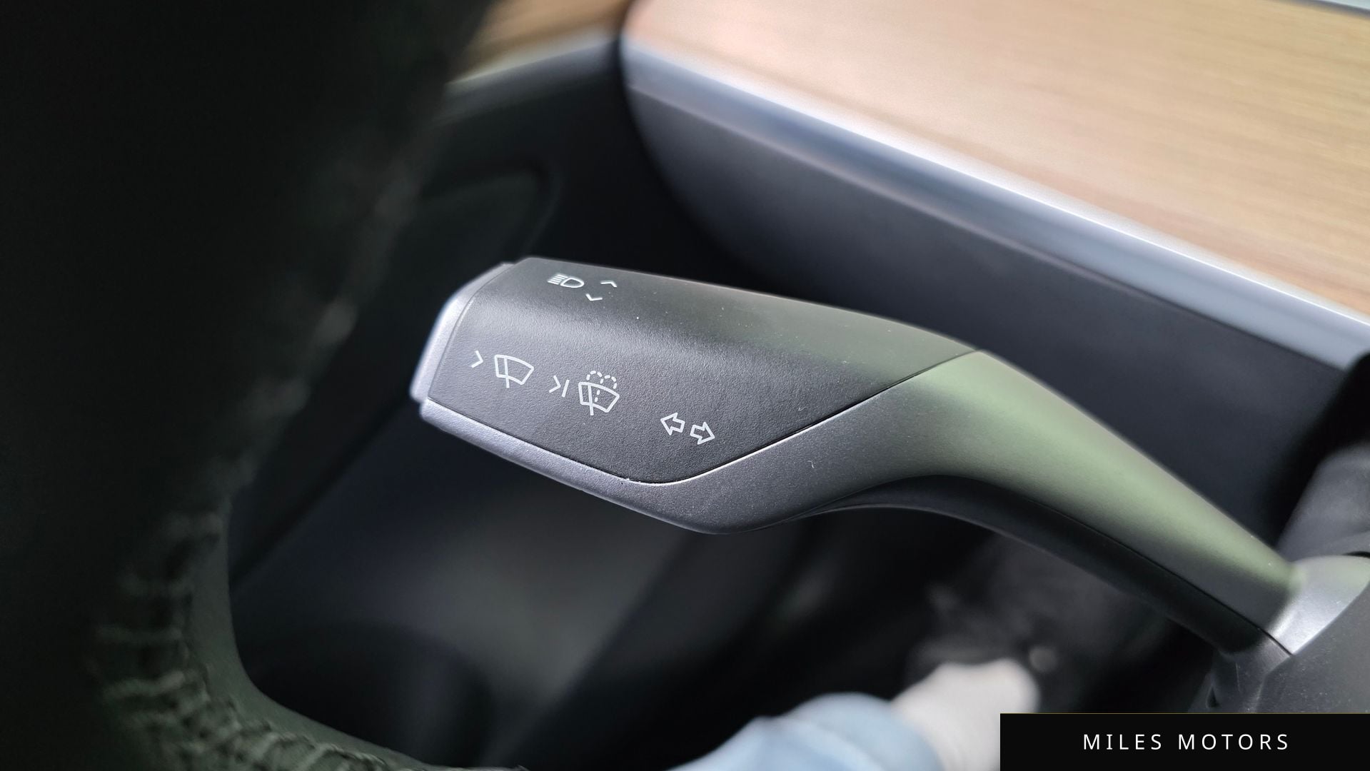 Tesla 모델 3 2022 — миниатюра 28
