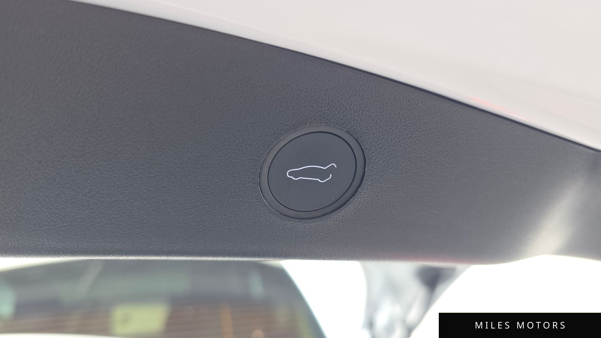 Tesla 모델 3 2022 — миниатюра 30