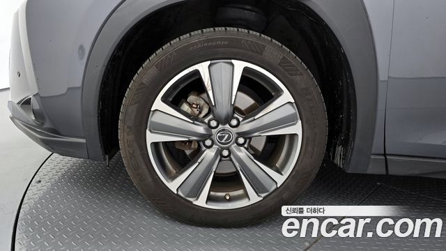 Лексус UX300e 2022 — миниатюра 5
