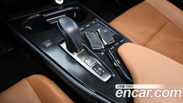 Лексус UX300e 2022 — миниатюра 12